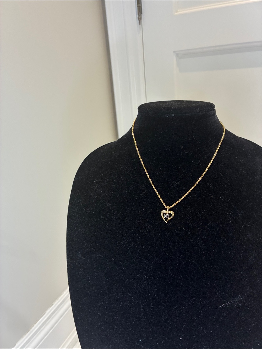 Nina Ricci Gold Heart Pendant Necklace👝
